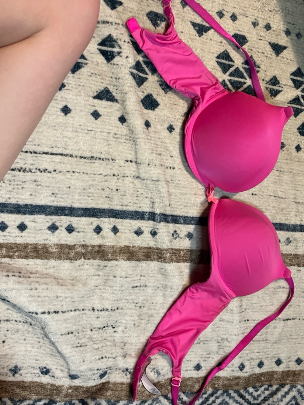 Victoria's Secret Bright Pink Molded T-Shirt Bra